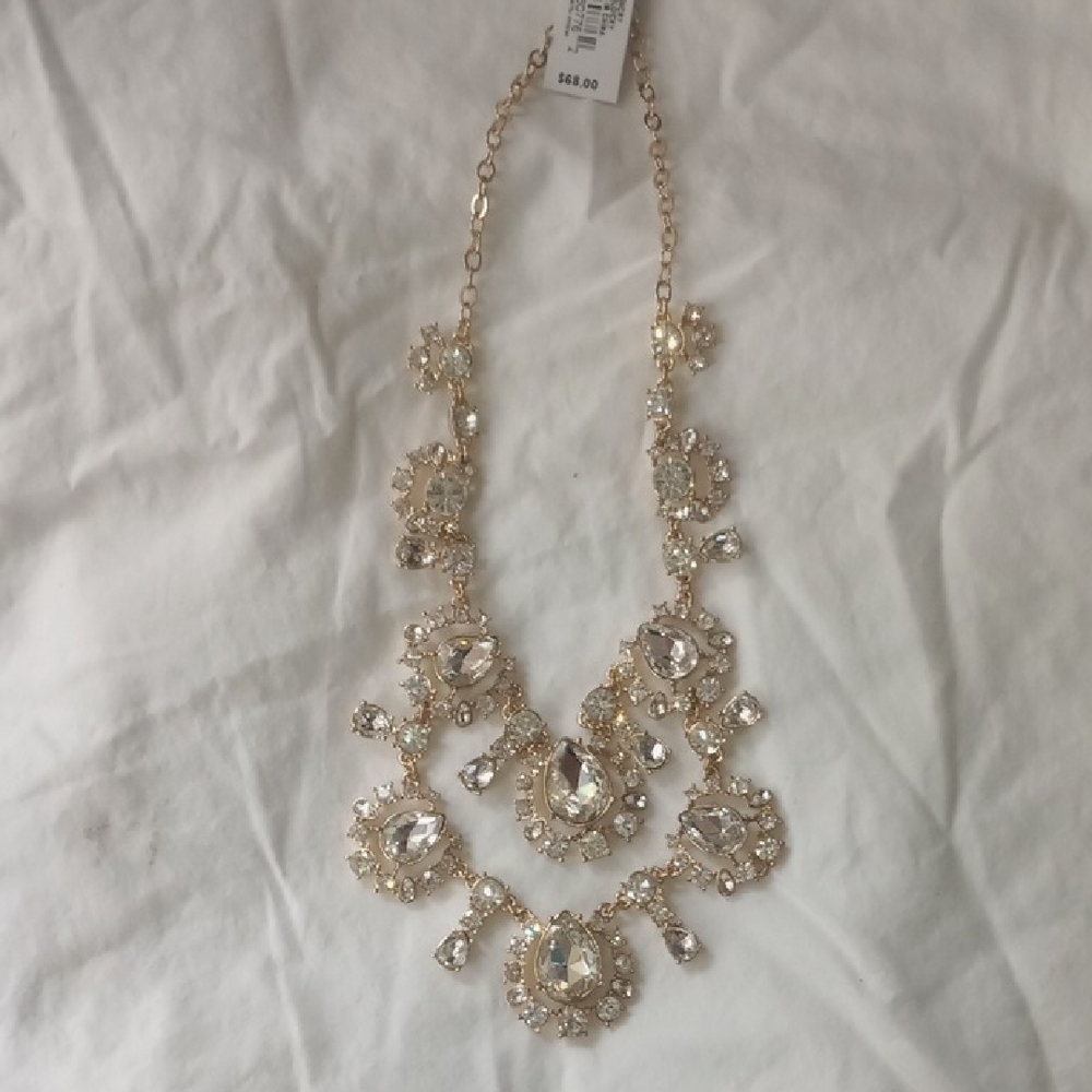 Elegant Gold Statement Necklace